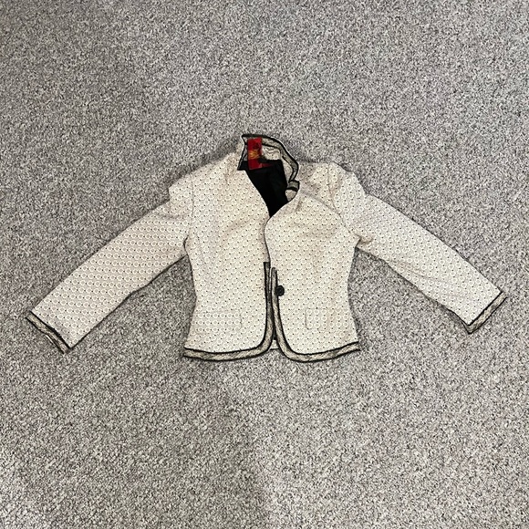 White Jacket - Picture 1 of 1